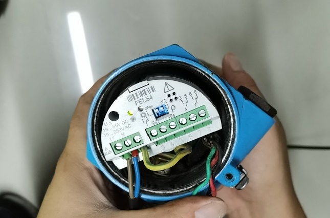 E+H音叉液位开关FTL50继电器输出FEL54调试指南